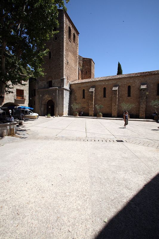 FR-Saint_Guilhem_le-Desert-Gellone-E5D_2011-07-15_0854.jpg