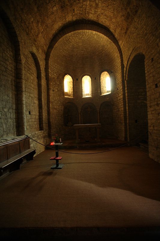 FR-Saint_Guilhem_le-Desert-Gellone-E5D_2011-07-15_0861.jpg