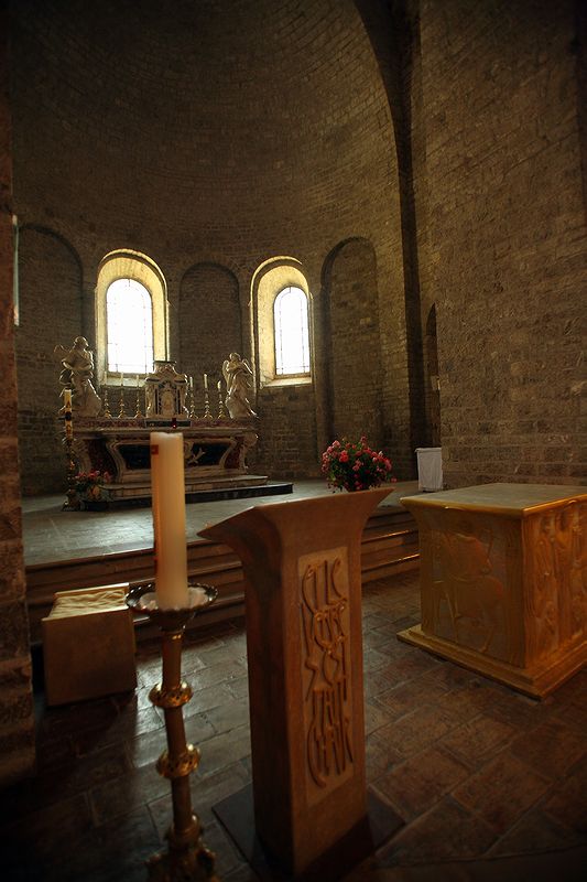 FR-Saint_Guilhem_le-Desert-Gellone-E5D_2011-07-15_0866.jpg