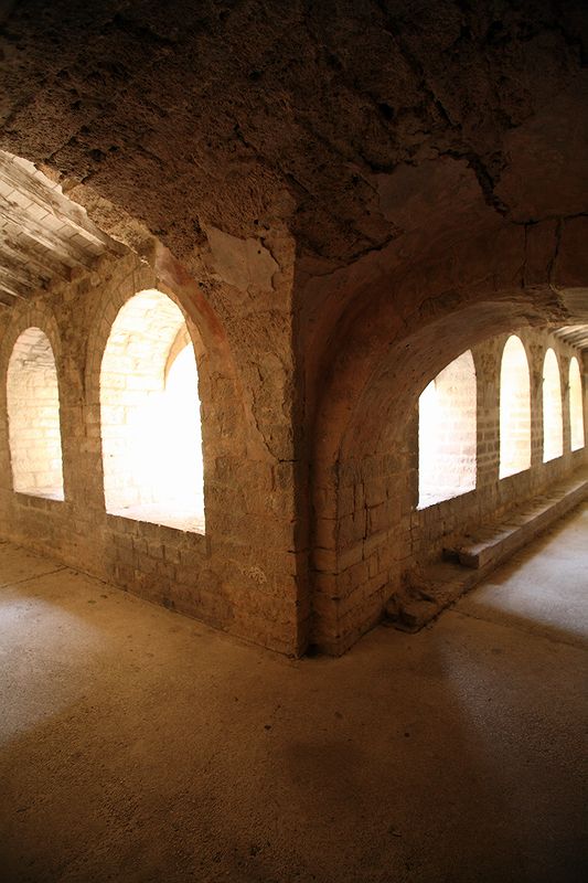 FR-Saint_Guilhem_le-Desert-Gellone-E5D_2011-07-15_0884.jpg