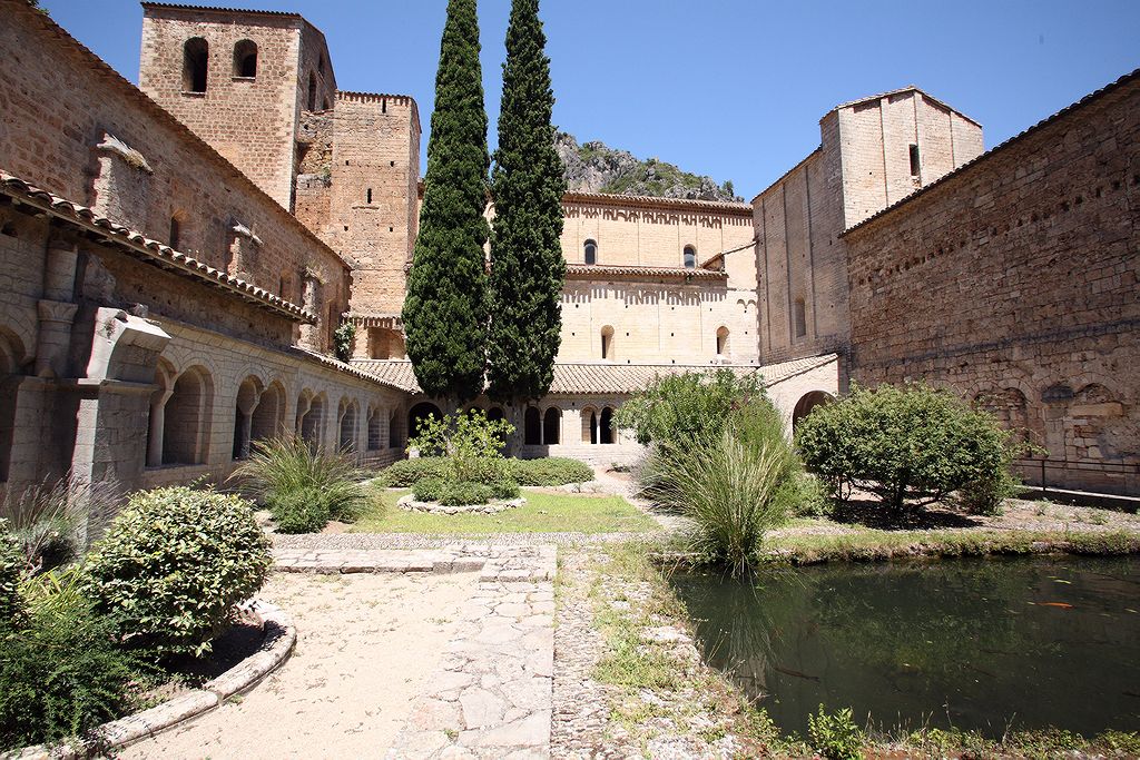 FR-Saint_Guilhem_le-Desert-Gellone-E5D_2011-07-15_0889.jpg