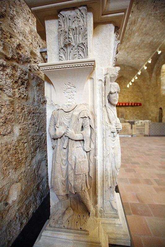 FR-Saint_Guilhem_le-Desert-Gellone-E5D_2011-07-15_0901.jpg