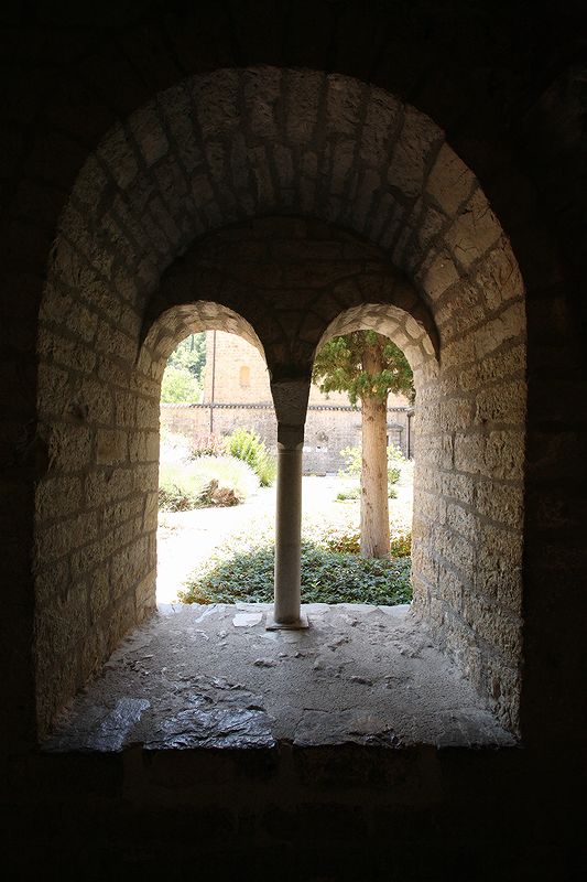 FR-Saint_Guilhem_le-Desert-Gellone-E5D_2011-07-15_0929.jpg