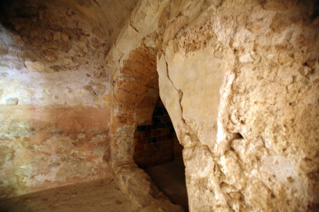 FR-Saint_Guilhem_le-Desert-Gellone-E5D_2011-07-15_0930.jpg