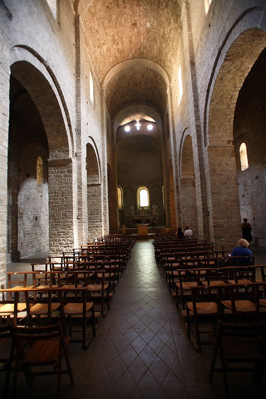 FR-Saint_Guilhem_le-Desert-Gellone-E5D_2011-07-15_0937.jpg