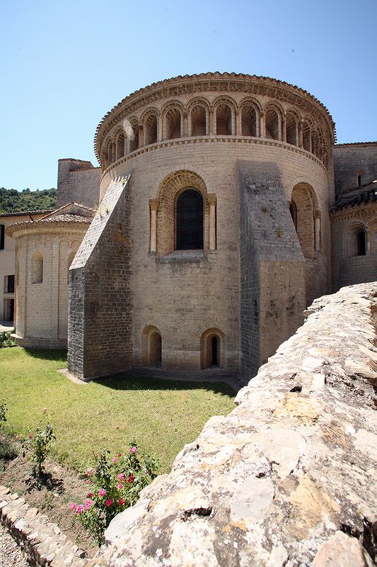 FR-Saint_Guilhem_le-Desert-Gellone-E5D_2011-07-15_0946.jpg