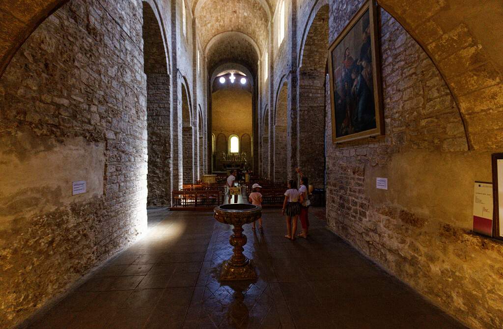 FR-Saint_Guilhem_le-Desert-Gellone-E6D_2019-07-31_4146.jpg