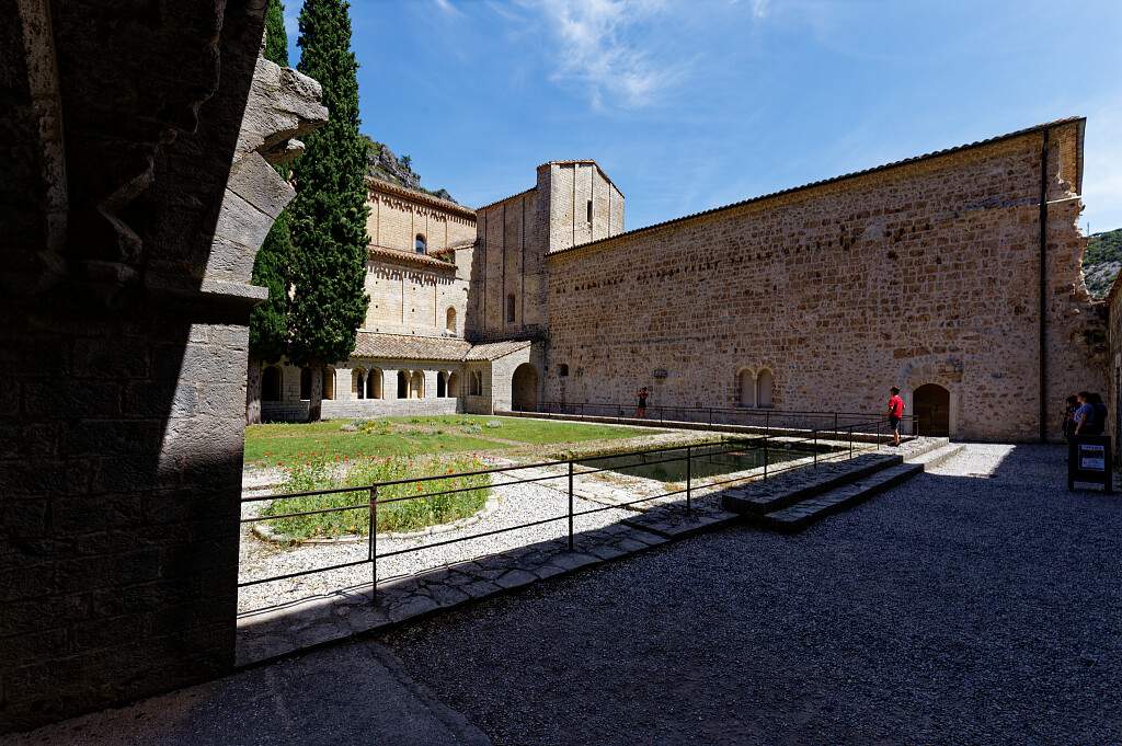 FR-Saint_Guilhem_le-Desert-Gellone-E6D_2019-07-31_4175.jpg