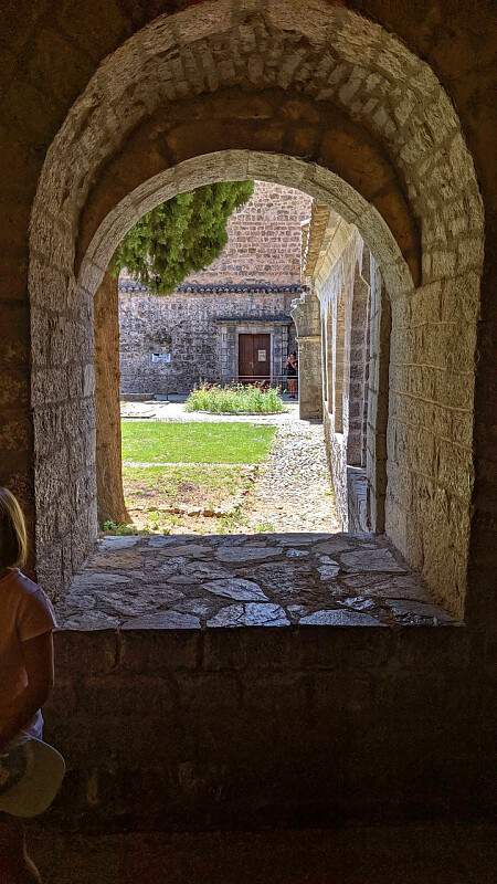 FR-Saint_Guilhem_le-Desert-Gellone-IMG_20190731_134139_DxO.jpg