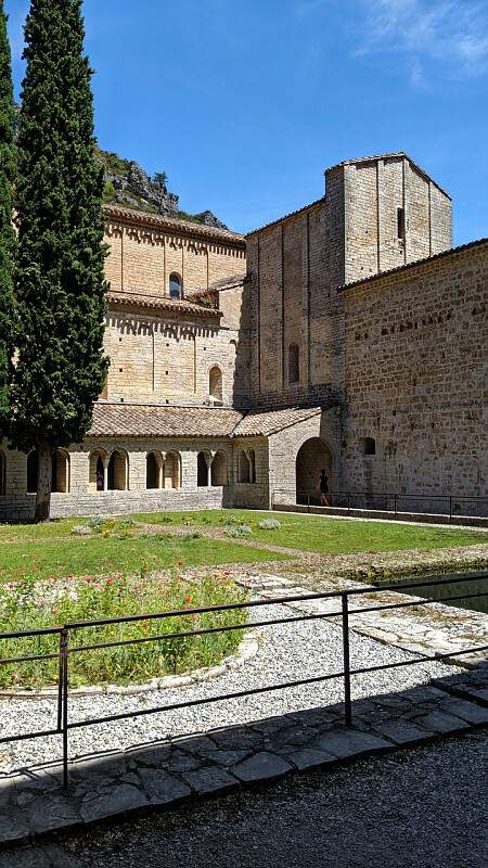 FR-Saint_Guilhem_le-Desert-Gellone-IMG_20190731_134427_DxO.jpg