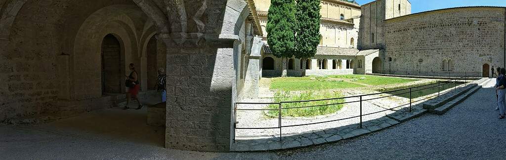 FR-Saint_Guilhem_le-Desert-Gellone-PANO_20190731_134511.vr_DxO.jpg