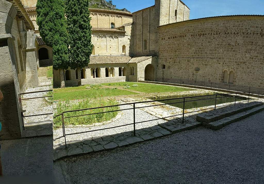 FR-Saint_Guilhem_le-Desert-Gellone-PANO_20190731_134525.vr_DxO.jpg