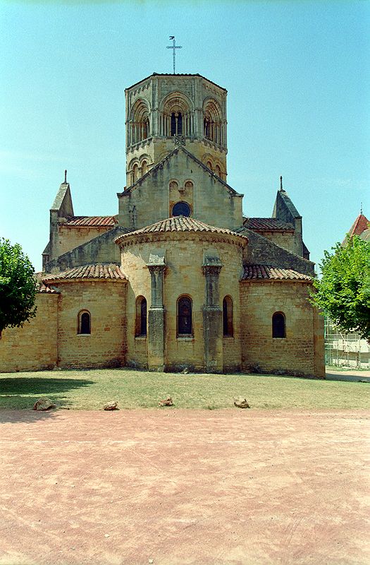 FR-Semur_en_Brionnais-Saint_Hilaire-7302-0021.jpg