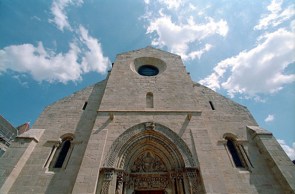 FR-Semur_en_Brionnais-Saint_Hilaire-7302-0024.jpg