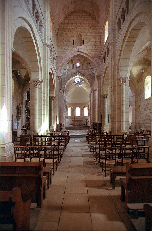 FR-Semur_en_Brionnais-Saint_Hilaire-7307-0004.jpg