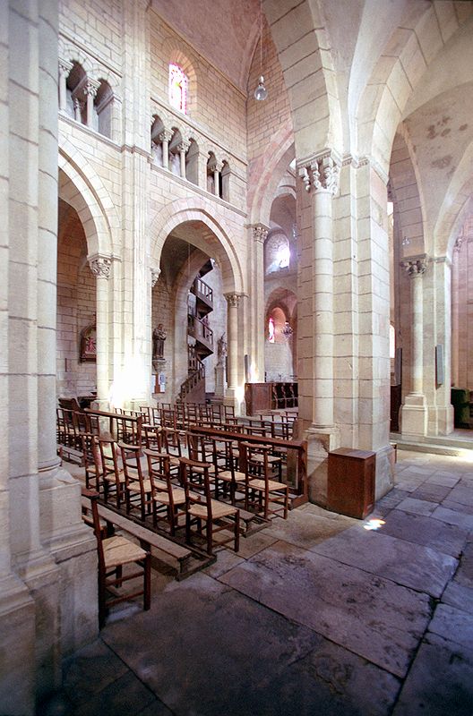 FR-Semur_en_Brionnais-Saint_Hilaire-7307-0006.jpg