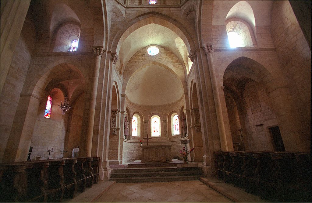FR-Semur_en_Brionnais-Saint_Hilaire-7307-0011.jpg