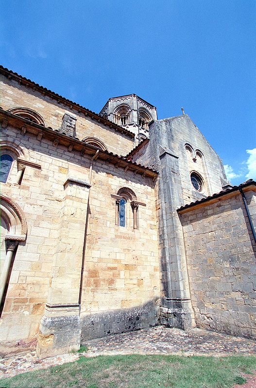 FR-Semur_en_Brionnais-Saint_Hilaire-7307-0019.jpg