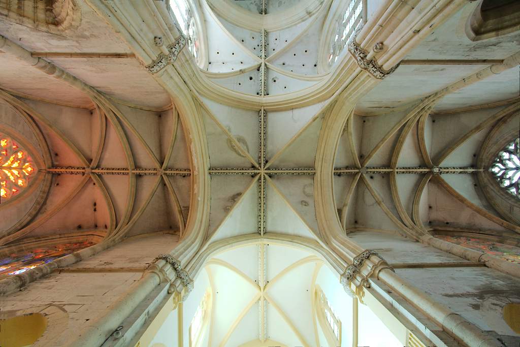 FR-Souvigny-Saint_Pierre_et_Saint_Paul-E5D_2012-09-02_2388_pt.jpg