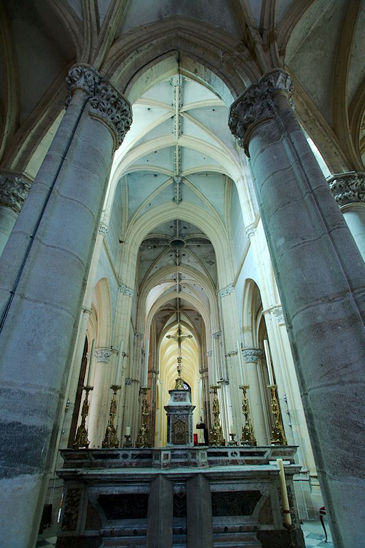 FR-Souvigny-Saint_Pierre_et_Saint_Paul-E5D_2012-09-02_2399.jpg