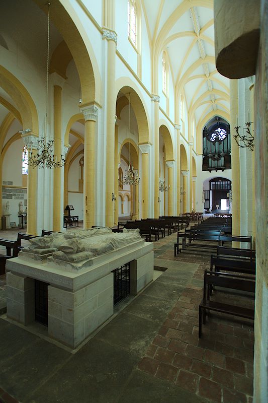 FR-Souvigny-Saint_Pierre_et_Saint_Paul-E5D_2012-09-02_2525.jpg