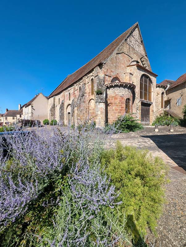 FR-Souvigny-Saint_Pierre_et_Saint_Paul-P8IX_2025-06-29_0004.jpg