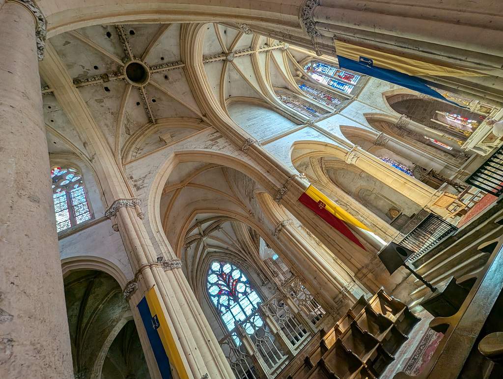 FR-Souvigny-Saint_Pierre_et_Saint_Paul-P8IX_2025-06-29_0014.jpg