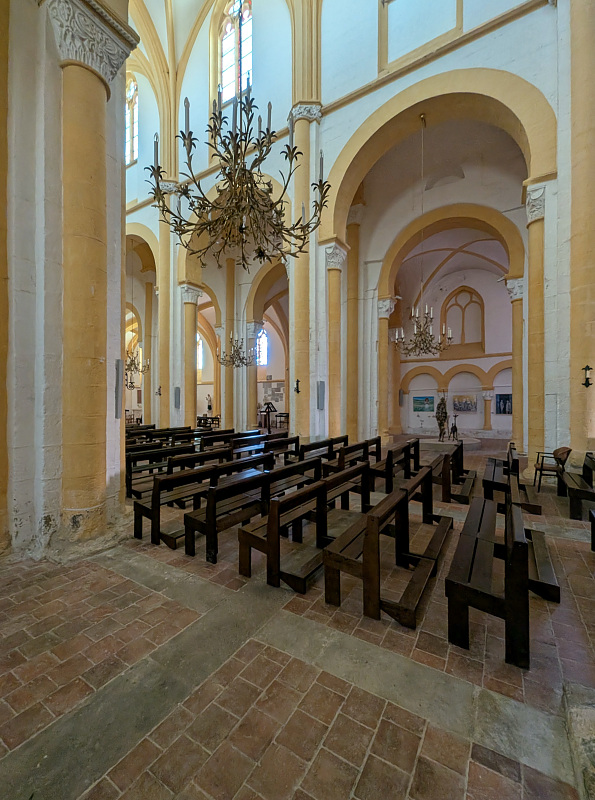 FR-Souvigny-Saint_Pierre_et_Saint_Paul-P8IX_2025-06-29_0033.jpg