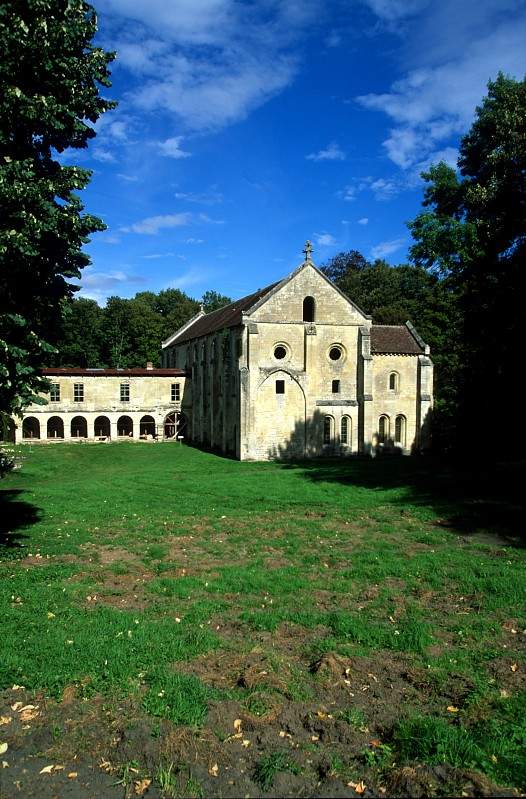 FR_Meriel-Le_Val-VV-0003.jpg