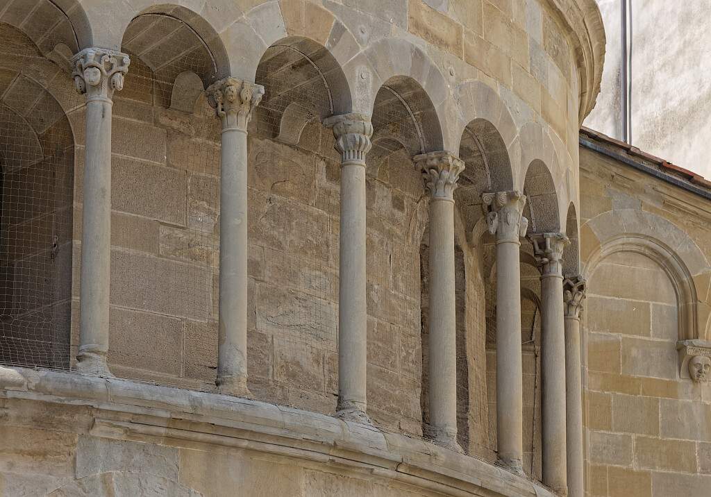 IT-Arezzo-Santa_Maria_della_Pieve-E6D_2015-08-23_6493_0001.jpg