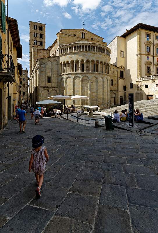 IT-Arezzo-Santa_Maria_della_Pieve-E6D_2015-08-23_6522_0001.jpg
