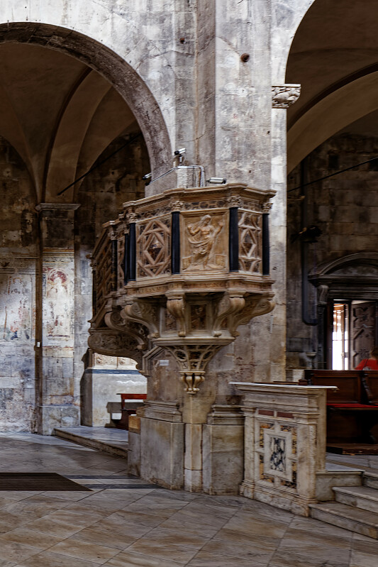 IT-Carrara-Sant_Andrea_Apostolo-E6D_2017-08-11_2387.jpg