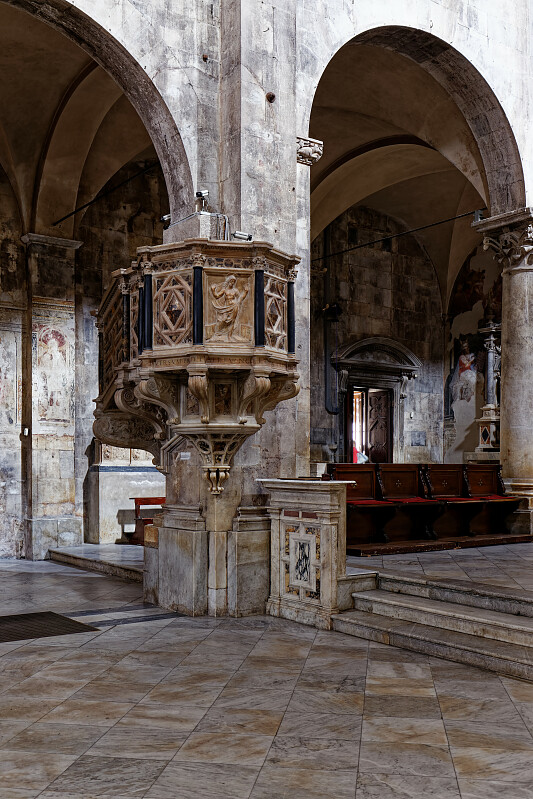 IT-Carrara-Sant_Andrea_Apostolo-E6D_2017-08-11_2388.jpg