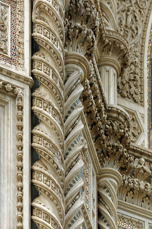 IT-Firenze-Santa_Maria_del_Fiore-E5D_2013-08-20_2942.jpg