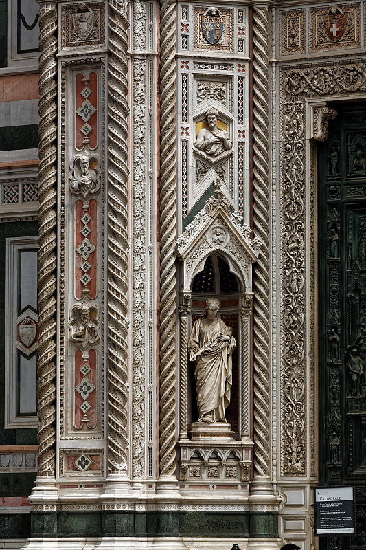 IT-Firenze-Santa_Maria_del_Fiore-E5D_2013-08-20_3110.jpg