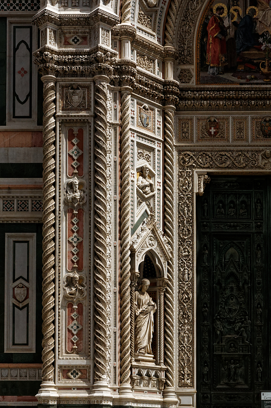 IT-Firenze-Santa_Maria_del_Fiore-E5D_2013-08-20_3120.jpg