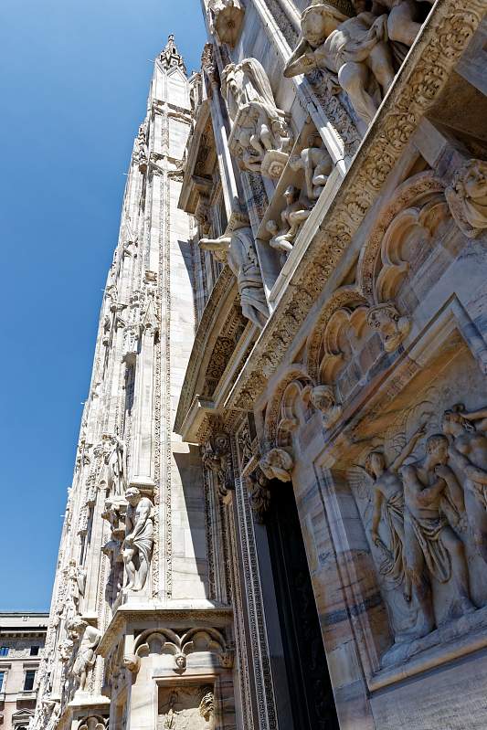 IT-Milano-Cattedrale-E6D_2016-08-13_9070_0002.jpg
