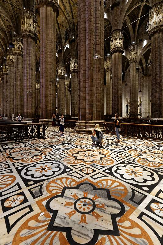 IT-Milano-Cattedrale-E6D_2016-08-13_9084_0001.jpg