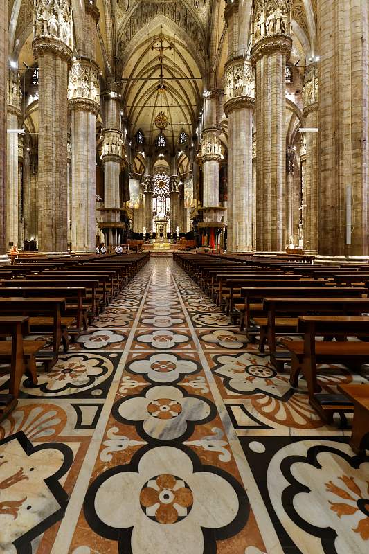 IT-Milano-Cattedrale-E6D_2016-08-13_9086_0001.jpg