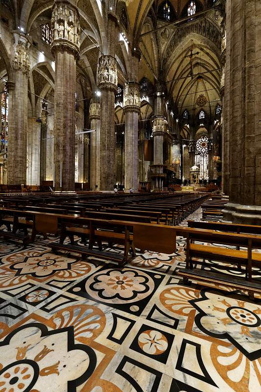 IT-Milano-Cattedrale-E6D_2016-08-13_9092_0001.jpg