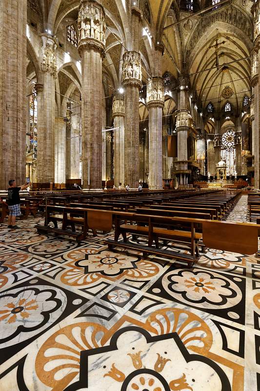 IT-Milano-Cattedrale-E6D_2016-08-13_9093_0002.jpg