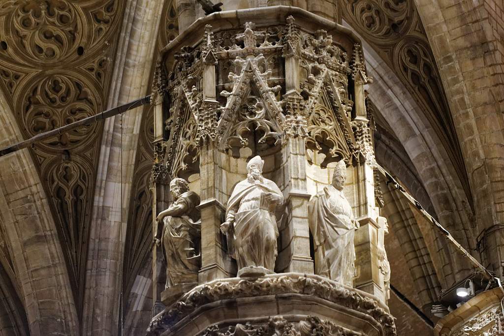 IT-Milano-Cattedrale-E6D_2016-08-13_9097_0002.jpg