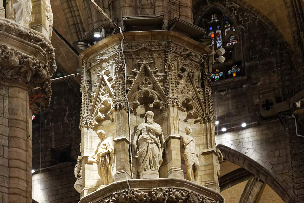 IT-Milano-Cattedrale-E6D_2016-08-13_9098_0002.jpg