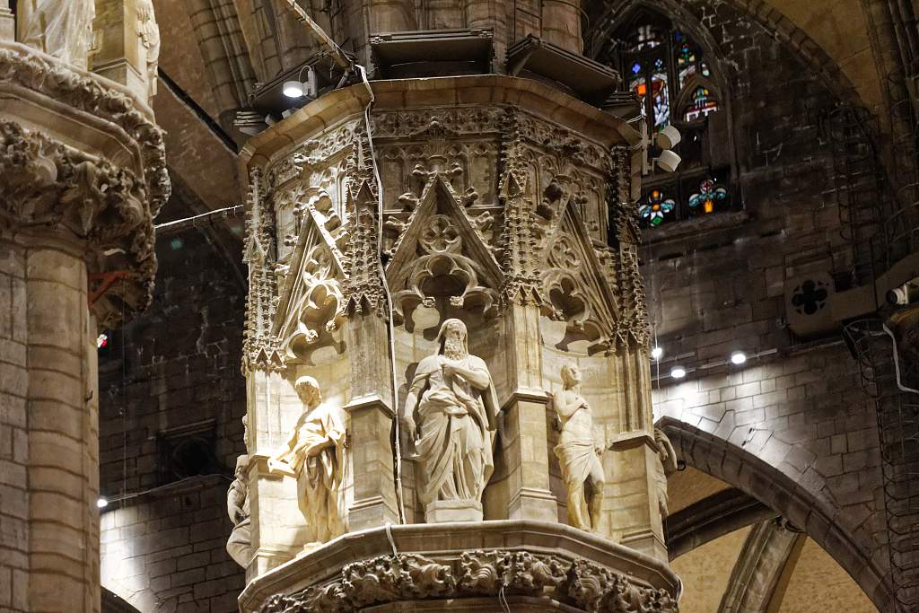 IT-Milano-Cattedrale-E6D_2016-08-13_9099_0002.jpg