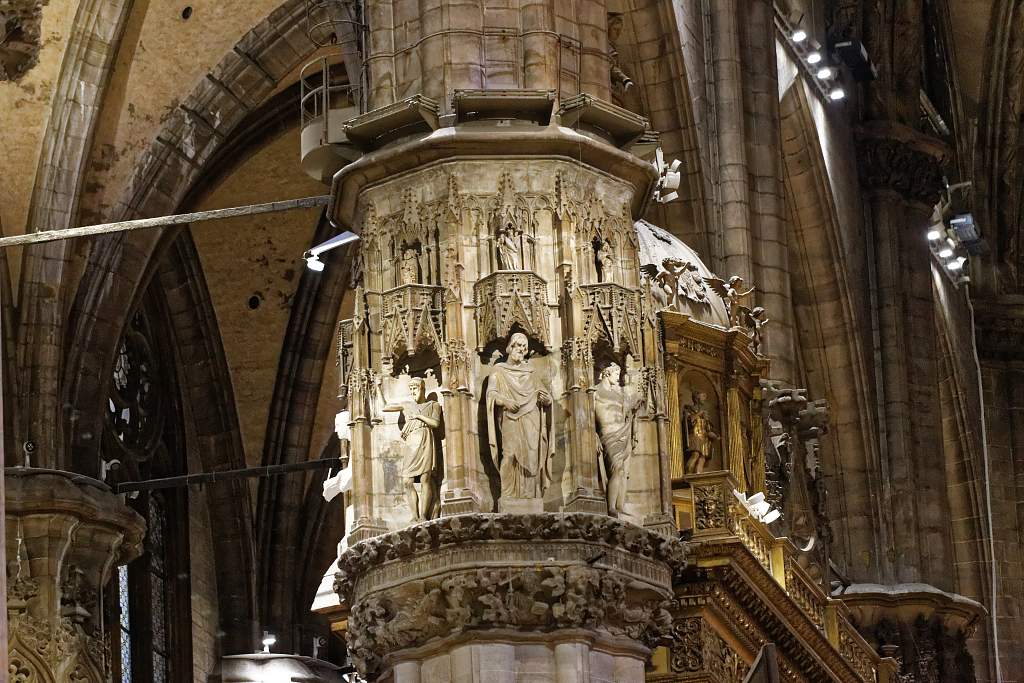 IT-Milano-Cattedrale-E6D_2016-08-13_9100_0001.jpg