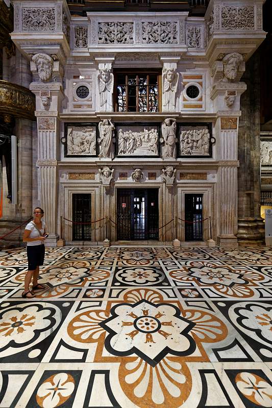IT-Milano-Cattedrale-E6D_2016-08-13_9116_0001.jpg