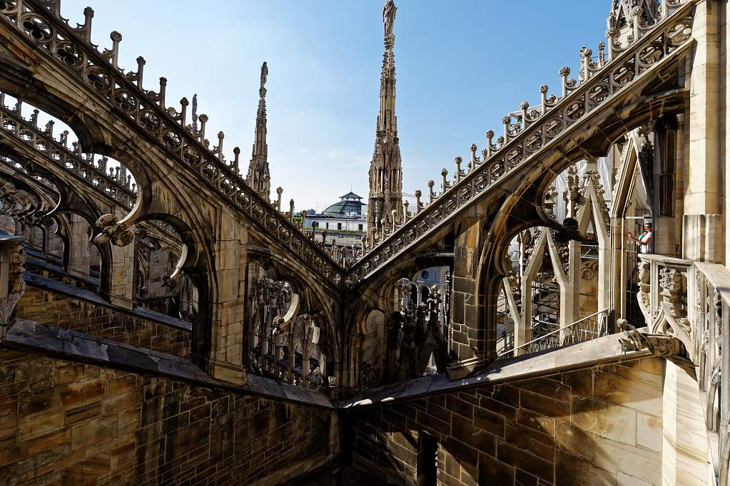 IT-Milano-Cattedrale-E6D_2016-08-13_9173_0001.jpg