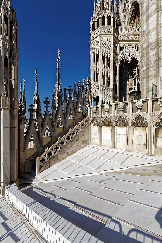 IT-Milano-Cattedrale-E6D_2016-08-13_9195_0001.jpg