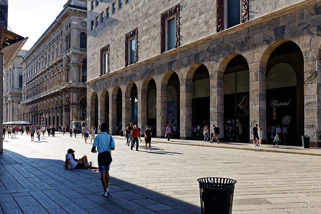 IT-Milano-Cattedrale-E6D_2016-08-13_9213_0002.jpg
