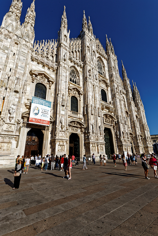 IT-Milano-Cattedrale-E6D_2016-08-13_9215_0002.jpg
